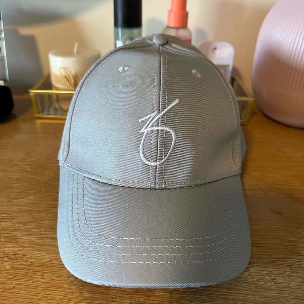 ZO skin health cap